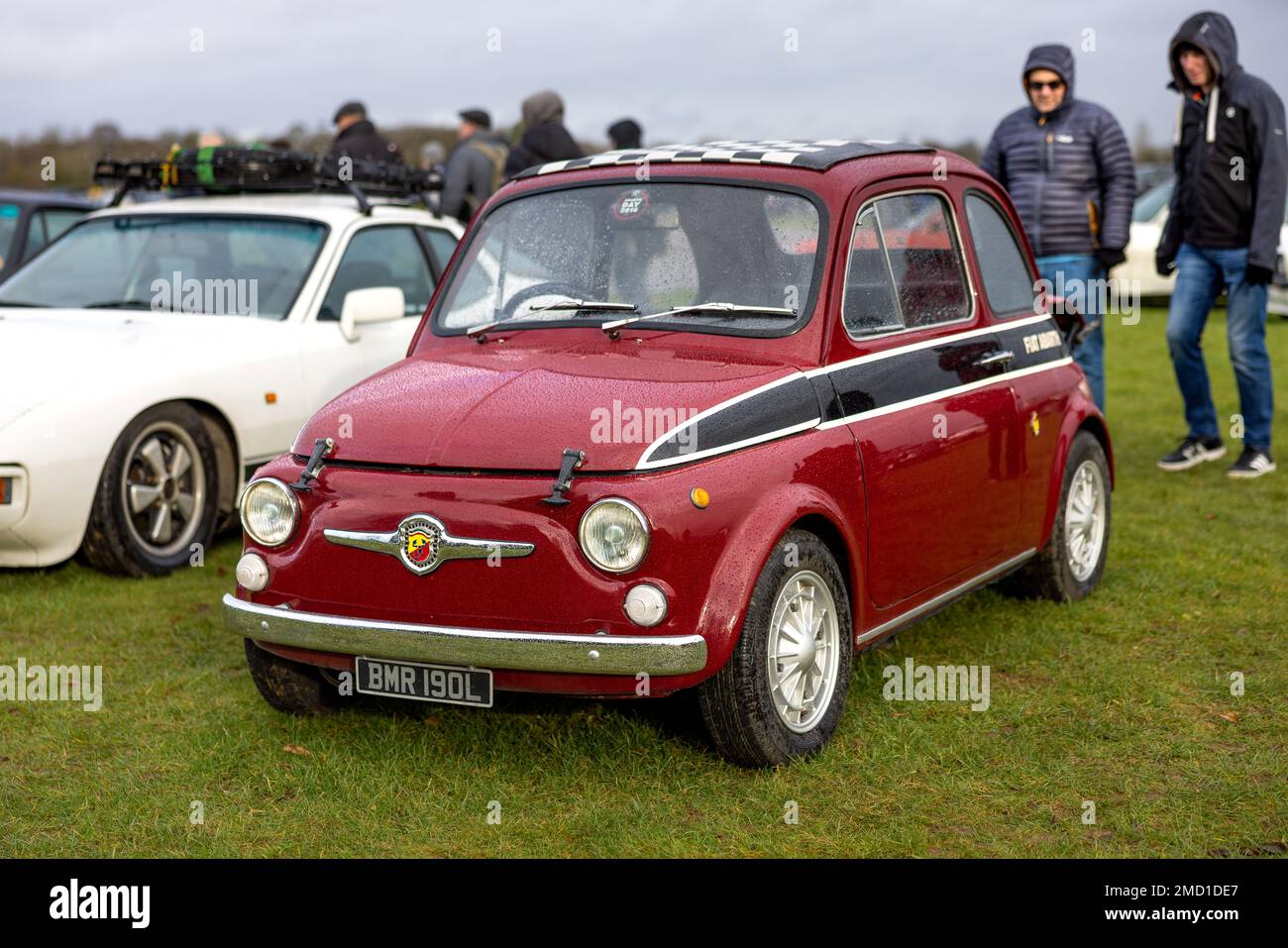 1972 Fiat 500 L, exposée au Scramble de janvier qui s'est tenu au Bicester Heritage Centre.le 8th janvier 2023. Banque D'Images