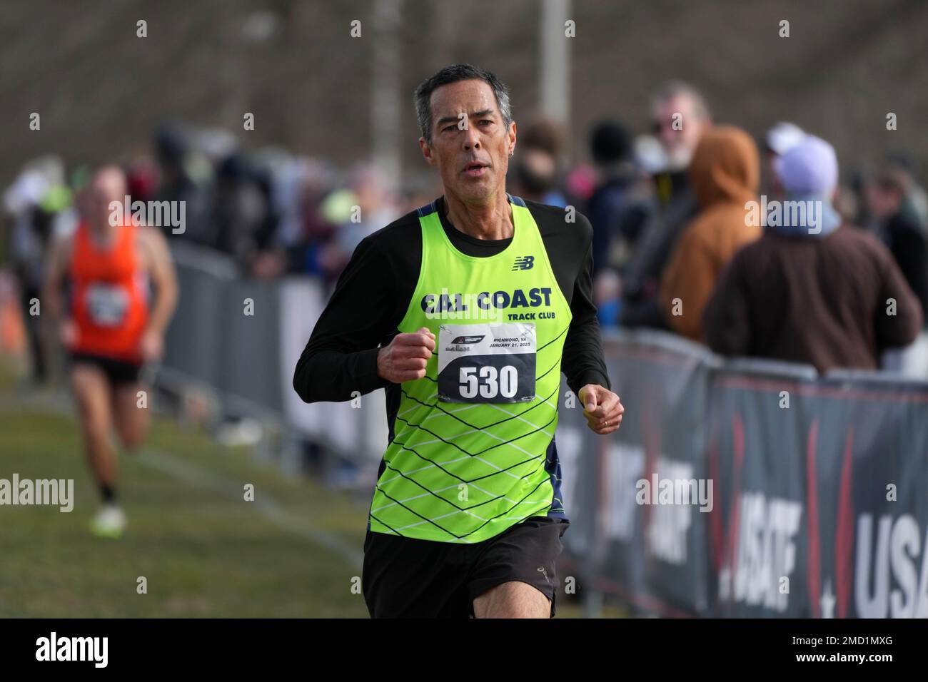 Christian Cushing-murray (530) court dans la course masculine Masters lors des Championnats de cross-country des États-Unis, samedi 21 janvier 2023, à Richmond, en Virginie Banque D'Images