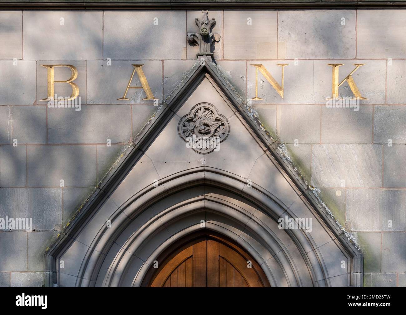 Détail extérieur de style gothique, Barclays Bank, Nantwich Town Centre, Nantwich, Cheshire, Angleterre, Royaume-Uni Banque D'Images