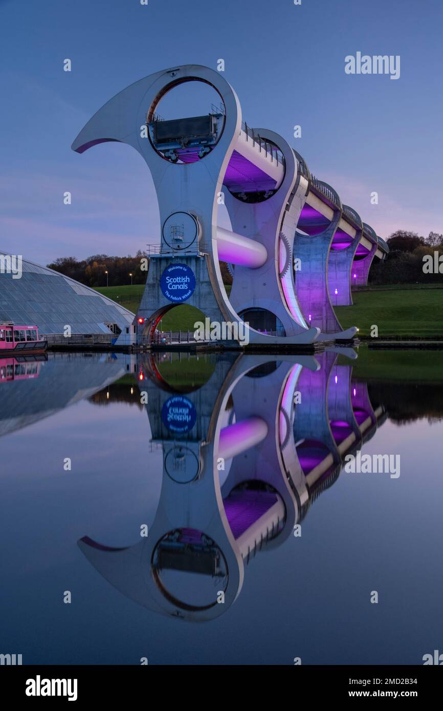 The Falkirk Wheel at Night, Falkirk, Écosse, Royaume-Uni Banque D'Images