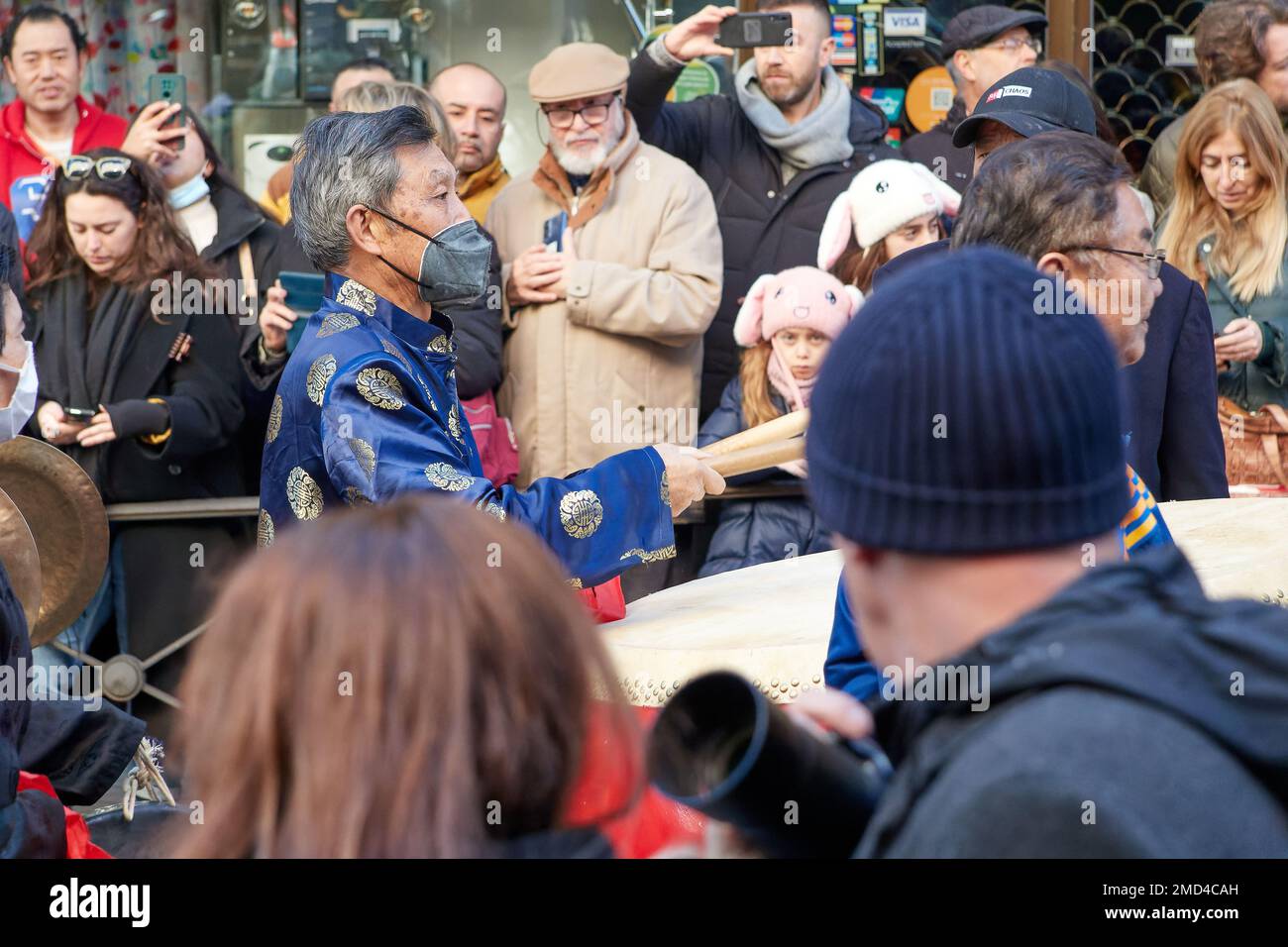 Célébration du nouvel an chinois dans le quartier de Madrid avec la plus grande présence d'immigrants chinois dans la capitale. Banque D'Images