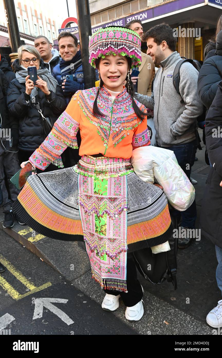 Charing Cross Road, Londres, Royaume-Uni, 22 janvier 2023: Des milliers de personnes sont venues assister à la célébration de Londres un défilé chinois très animé du nouvel an et des performances à Trafalgar Square, organisé par la London Chinatown Chinese Association (LCCA) Credit: Voir Li/Picture Capital/Alay Live News Banque D'Images