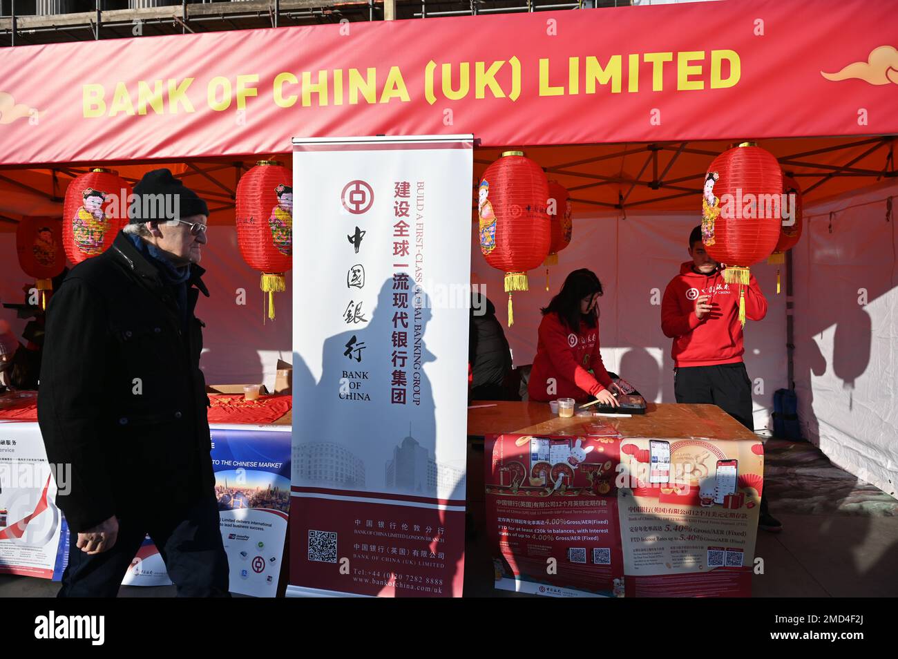 Charing Cross Road, Londres, Royaume-Uni, 22 janvier 2023: Des milliers de personnes sont venues assister à la célébration de Londres un défilé chinois très animé du nouvel an et des performances à Trafalgar Square, organisé par la London Chinatown Chinese Association (LCCA) Credit: Voir Li/Picture Capital/Alay Live News Banque D'Images