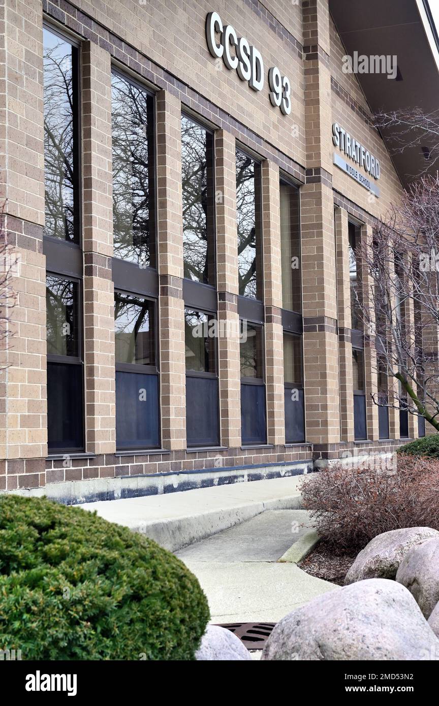 Bloomingdale, Illinois, États-Unis. Une école intermédiaire de quartier dans un système scolaire public dans la banlieue de Chicago. Banque D'Images