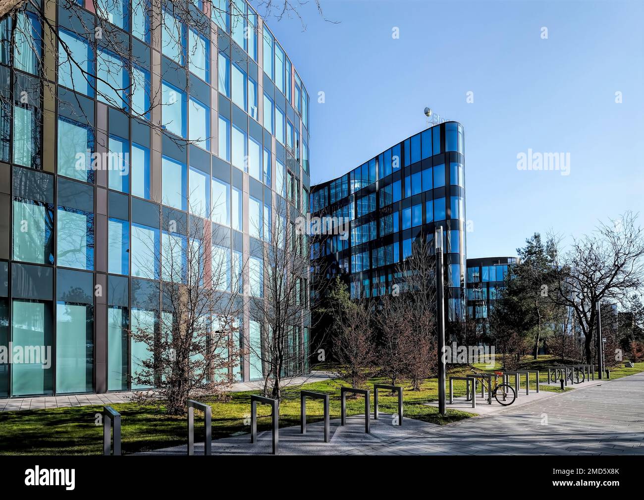 Vienne, Autriche, décembre 2019 : projet architectural Viertel Zwei à Vienne. Façades en verre de certains bâtiments du campus Banque D'Images