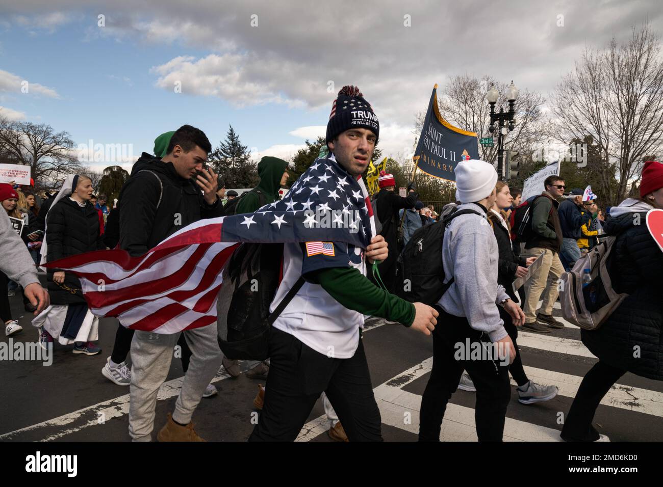 20 janvier 2023, Washington, District de Columbia, Etats-Unis : un partisan de Trump marche à l'anniversaire de la Marche pour la vie en 50th et du premier anniversaire de la marche après Roe. (Credit image: © Laura Brett/ZUMA Press Wire) USAGE ÉDITORIAL SEULEMENT! Non destiné À un usage commercial ! Banque D'Images