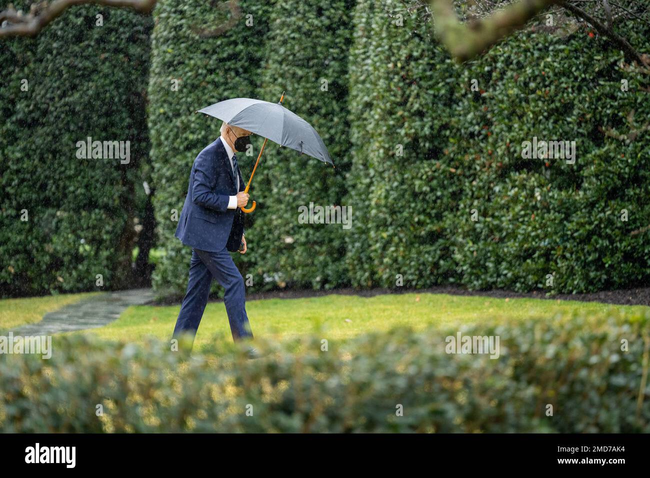 Reportage: Le président Joe Biden revient à la Maison Blanche, vendredi, 4 février 2022 Banque D'Images