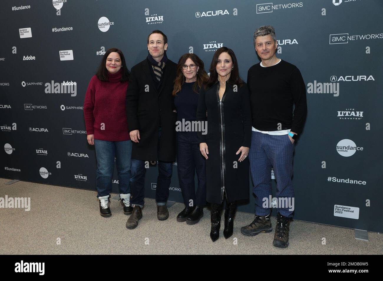 Park City, Utah, États-Unis. 22nd janvier 2023. Stefanie Azpiazu, Tobias Menzies, Nicole Holofcener, Julia Louis-Dreyfus, Anthony Bregman à l'arrivée pour VOUS FAIRE MAL À MES SENTIMENTS première au Sundance film Festival 2023, Eccles Theatre, Park City, UT 22 janvier 2023. Crédit : JA/Everett Collection/Alay Live News Banque D'Images