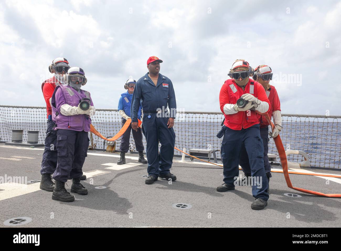 LES marins DE LA MER DES PHILIPPINES (15 juillet 2022) visent des tirs ...