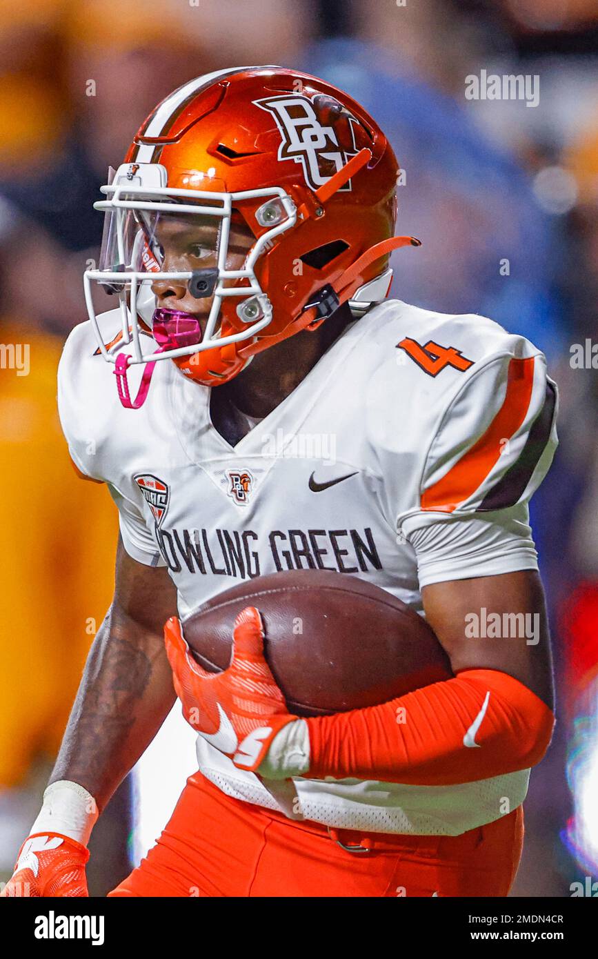 Bowling Green running back Terion Stewart (4) runs for yardage during the second half of an NCAA college football game against Tennessee Thursday, Sept. 2, 2021, in Knoxville, Tenn. (AP Photo/Wade Payne) Banque D'Images