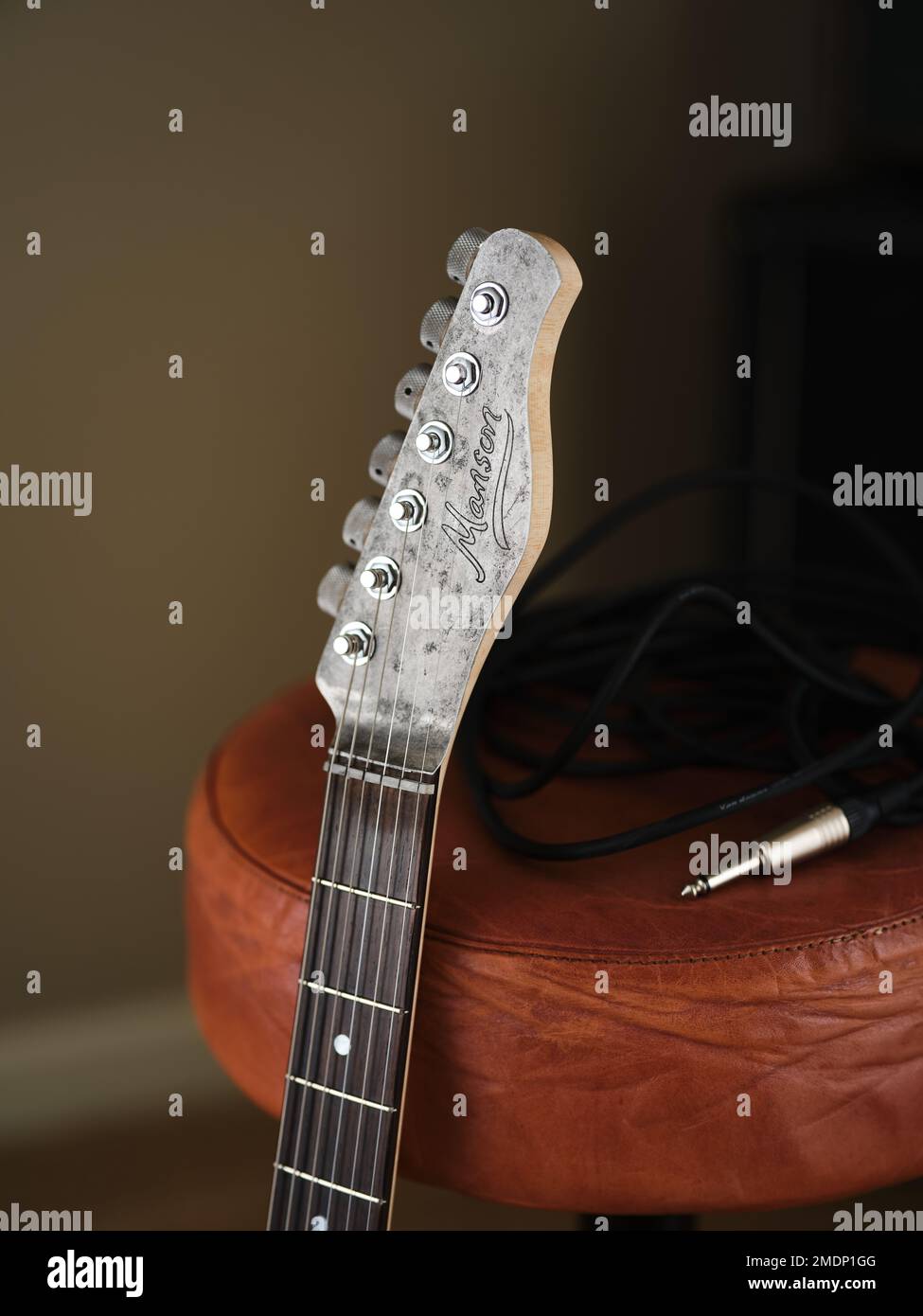 Manson Guitar Works Matt Bellamy DL-0R guitare électrique Photo Stock -  Alamy