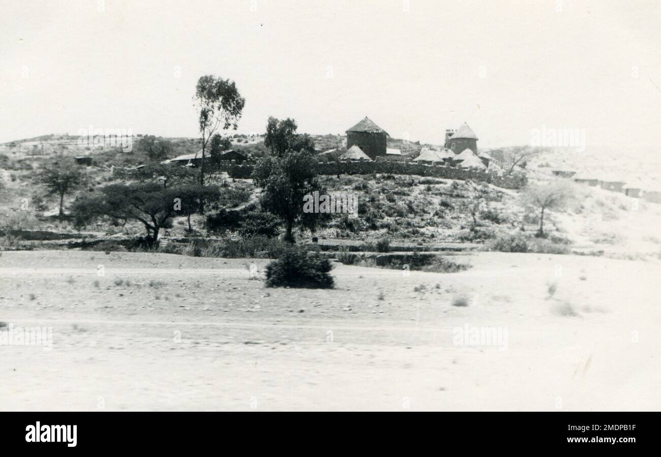 Village indigène, Erythrée, Afrique, 1937, pendant l'occupation italienne Banque D'Images