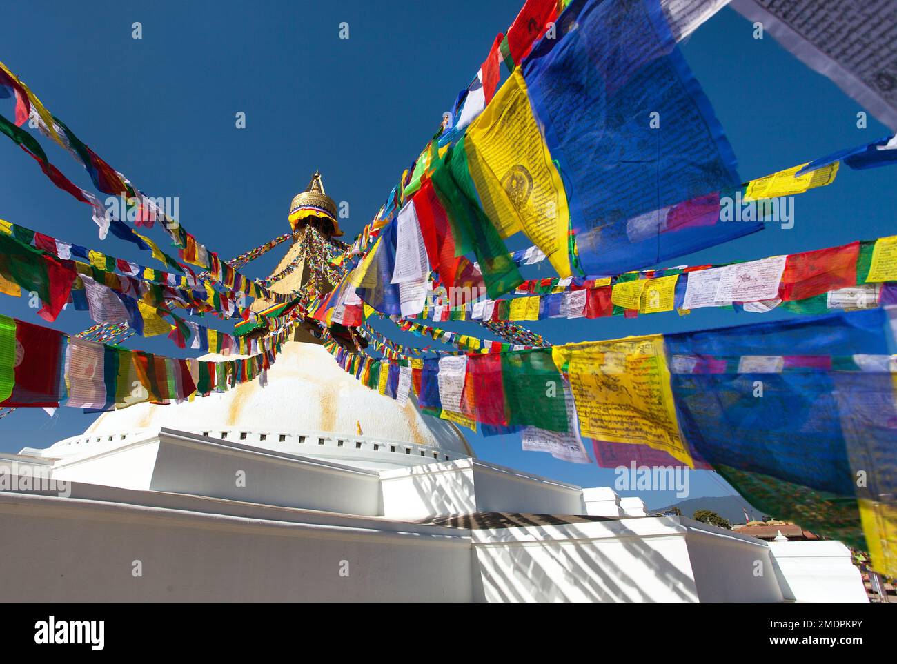 Boudha, bodhnath ou Boudhanath stupa avec des drapeaux de prière, le plus grand stupa bouddhiste dans la ville de Katmandou, le bouddhisme au Népal Banque D'Images