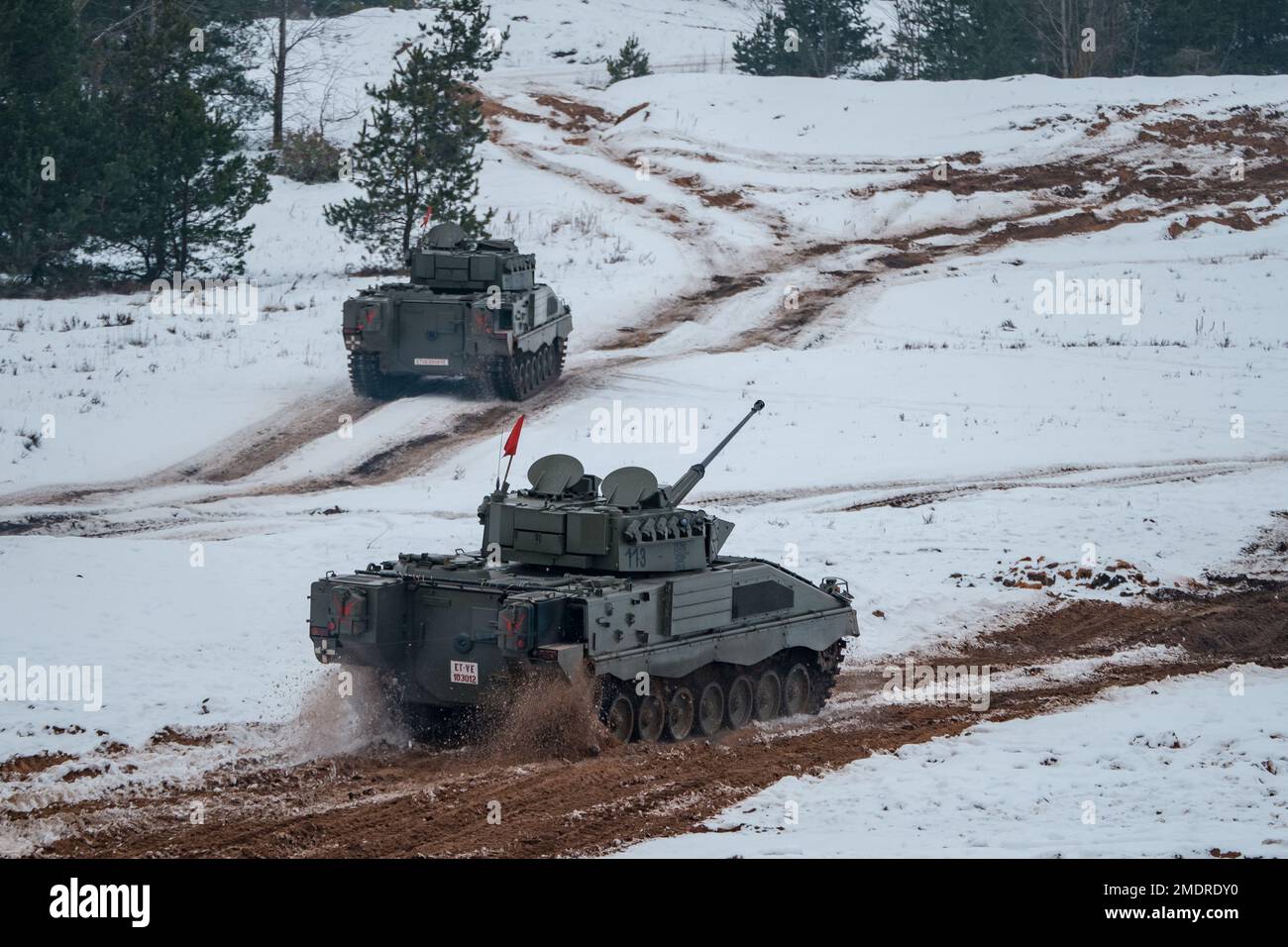 ADAZI, LETTONIE, FÉVRIER 2018 - véhicule blindé de combat ASCOD Pizarro lors des exercices des forces de l'OTAN. L'armée espagnole a mené un exercice d'entraînement avec Leopard Banque D'Images