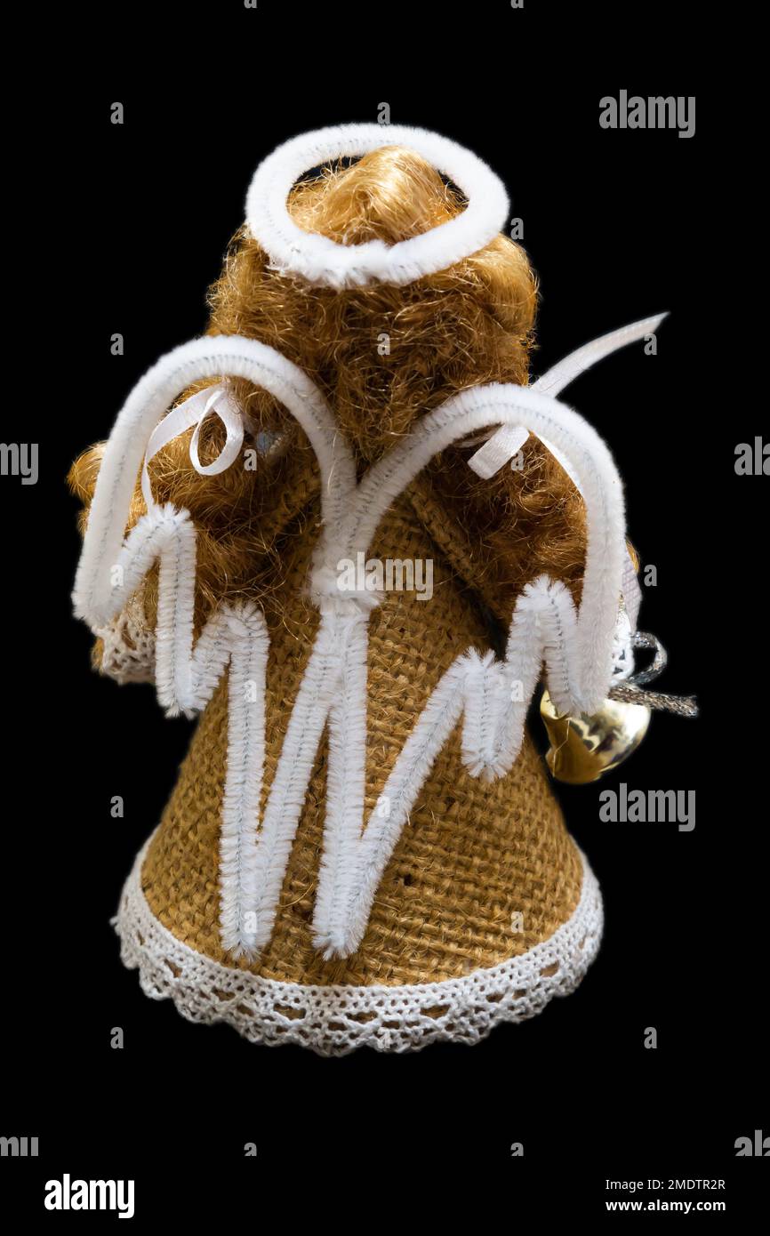 Motanka de poupée ukrainienne sans visage traditionnelle avec ailes d'ange et halo. Banque D'Images