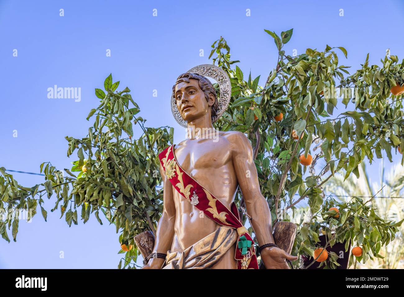 Détail du patron Saint-Sébastien (Saint-Sébastien) en procession à travers les rues de la ville de Huelva Banque D'Images
