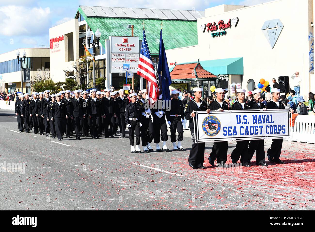 WESTMINSTER, CALIFORNIE - 22 JANVIER 2023 : membres des États-Unis Corps des cadets de la Marine dans la parade des Tet célébrant l'année du Cat Banque D'Images