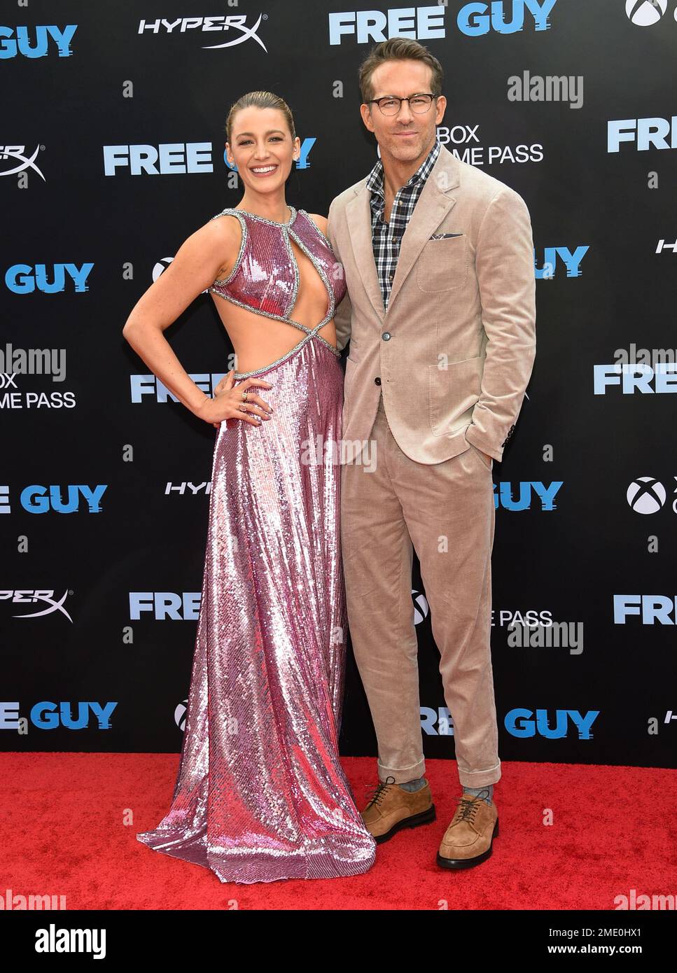 Actor Ryan Reynolds, right, and wife Blake Lively attend the world premiere of "Free Guy" at AMC Lincoln Square 13 on Tuesday, Aug. 3, 2021, in New York. (Photo by Evan Agostini/Invision/AP) Banque D'Images