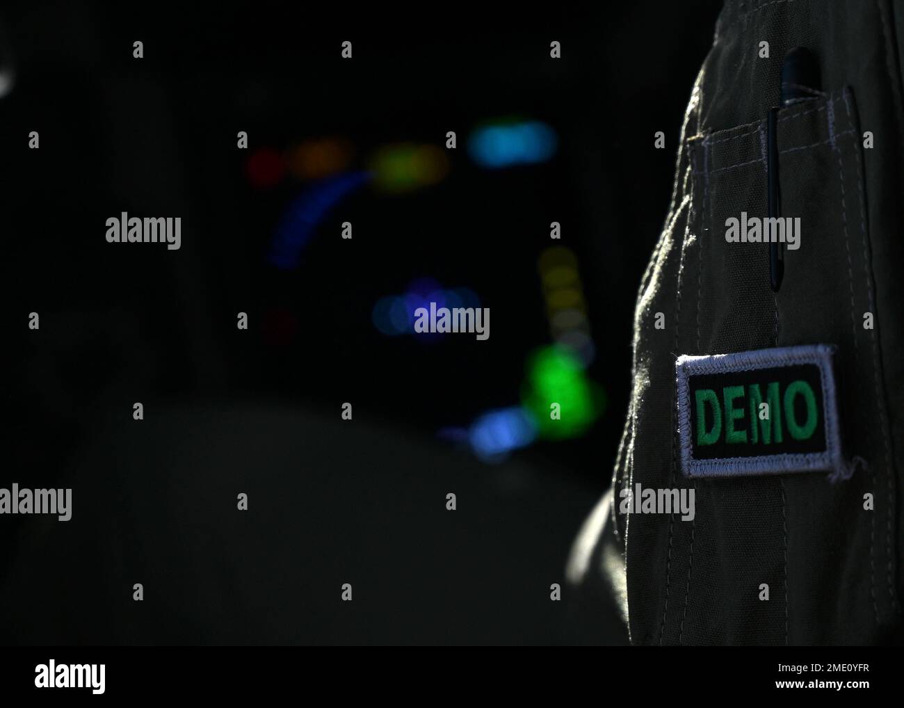 L'équipe de démonstration de la côte ouest avec l'aile de transport aérien 62D vole un C-17 Globemaster III au salon aérien de l'Association des aéronefs expérimentaux, Oshkosh, Wisconsin, 27 juillet 2022. EAA est le plus grand salon aérien annuel des États-Unis et est la plus grande célébration de l'aviation au monde. Banque D'Images