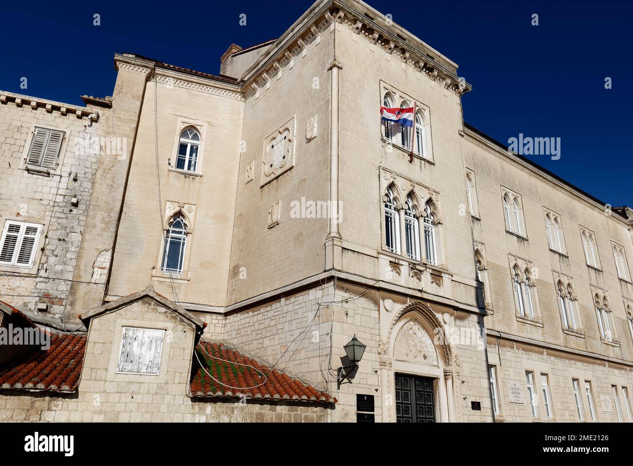 Vue sur la ville de Trogir en Croatie. Vacances et destinations de voyage. Patrimoine mondial de l'UNESCO. Vacances dans la mer Adriatique. Banque D'Images