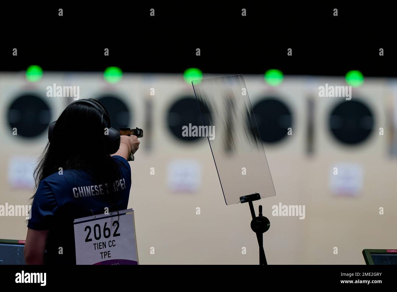Chia Chen Tien, of Taiwan, competes in the women's 25-meter pistol at the Asaka Shooting Range in the 2020 Summer Olympics, Friday, July 30, 2021, in Tokyo, Japan. (AP Photo/Alex Brandon) Banque D'Images