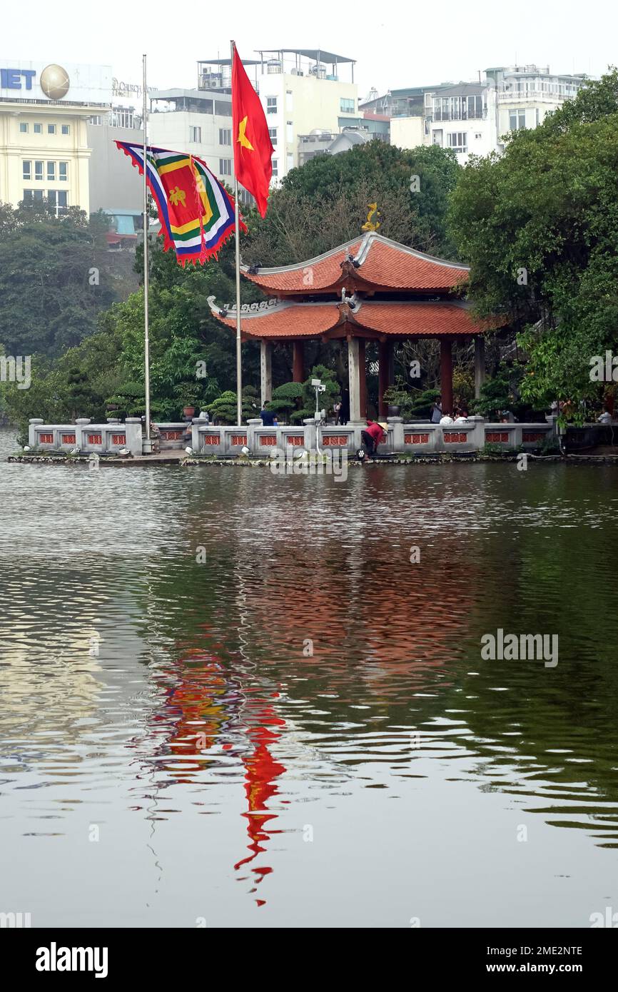 Ngoc son, Temple de la montagne de Jade dans le lac Hoan Kiem (lac Sword), Hanoi, Hà Nội, Vietnam, Asie Banque D'Images