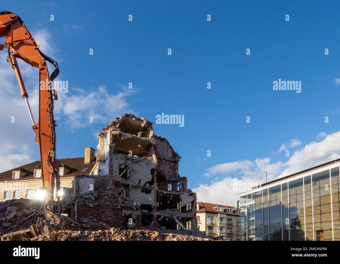 Allemagne, Bavière, Munich, Construction véhicule démolition bâtiment Banque D'Images