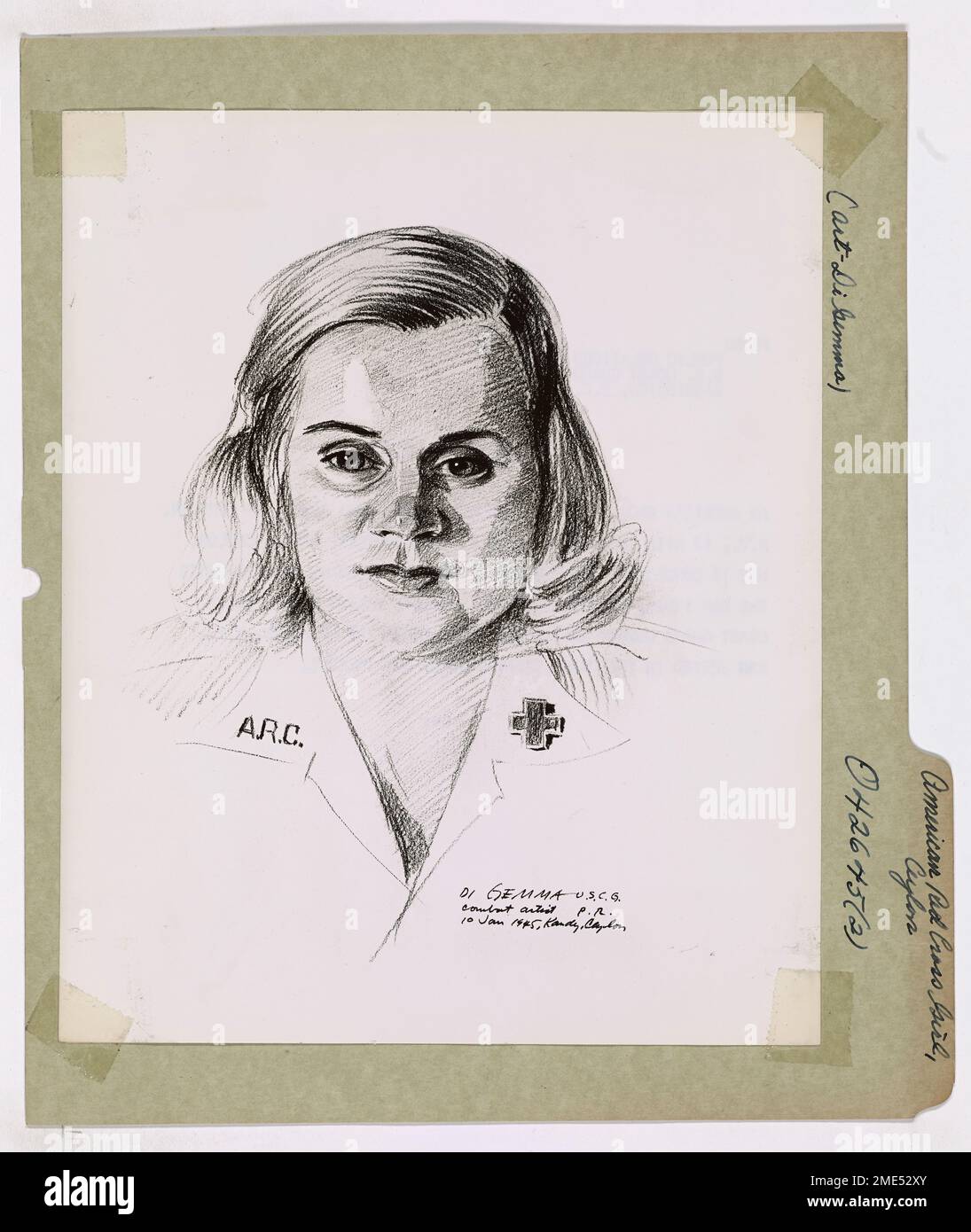 Une œuvre d'art du garde-côtes Joseph di Gemma représentant Virginia Smith, une volontaire de la Croix-Rouge américaine à Ceylan (aujourd'hui Sri Lanka). La peinture capture la compassion et le dévouement des travailleurs de la Croix-Rouge qui ont servi aux côtés de l'armée dans divers théâtres pendant la première Guerre mondiale Banque D'Images