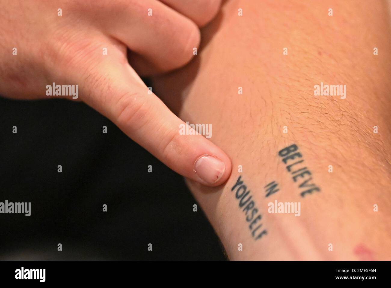 Cleveland Browns quarterback Baker Mayfield shows off a tattoo while being interviewed during a Progressive Insurance commercial shoot at FirstEnergy Stadium, Thursday, July 22, 2021, in Cleveland. (AP Photo/David Dermer) Banque D'Images