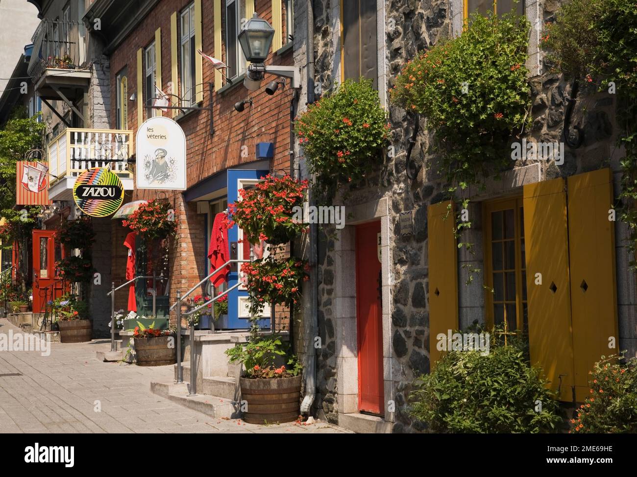 Boutiques le long de la rue du petit-Champlain dans le quartier de la Basse-ville du Vieux-Québec, Québec, Canada. Banque D'Images