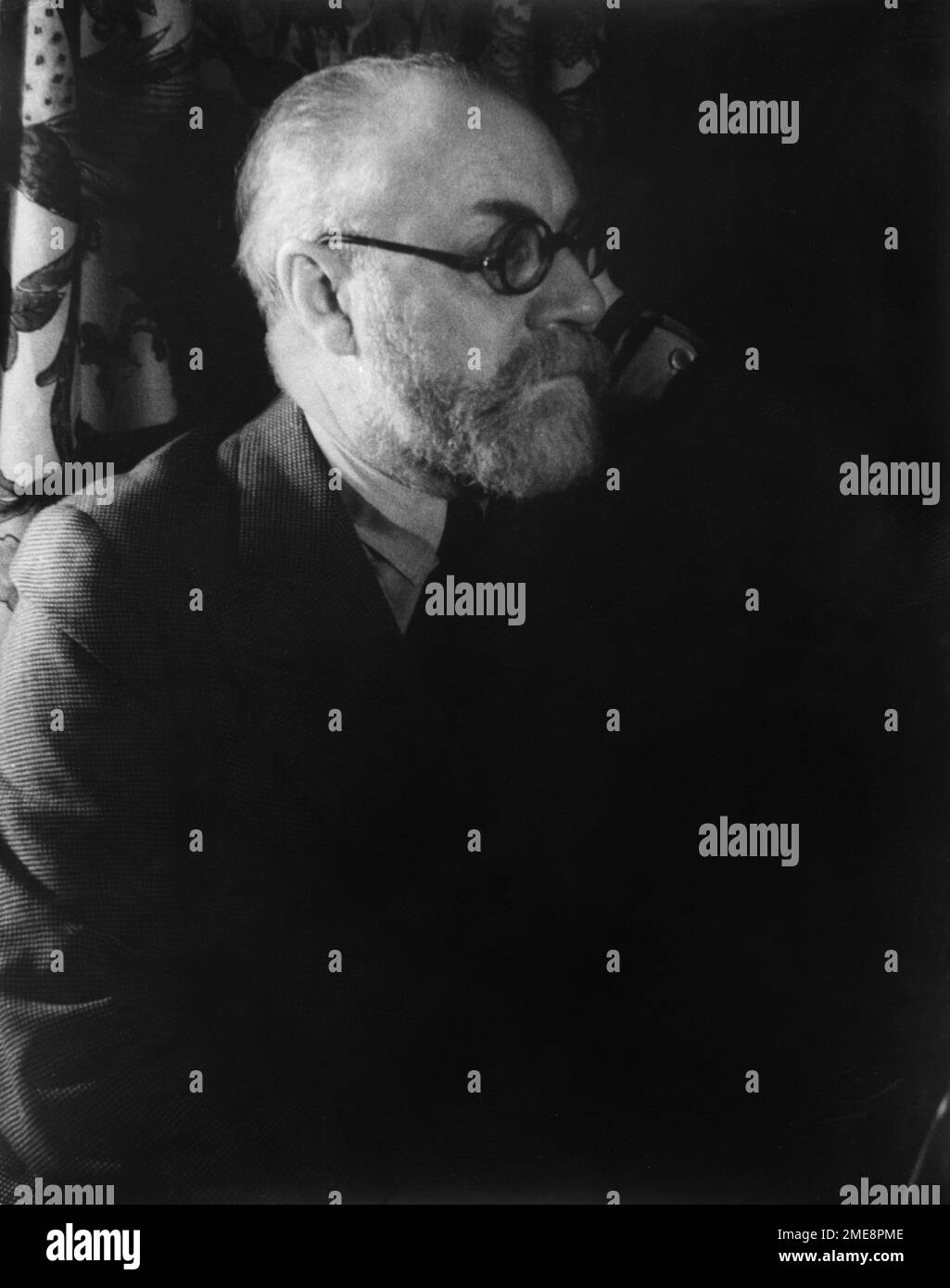 1933 , 20 May , NEW YORK , Etats-Unis : le peintre français HENRI MATISSE ( 1869 - 1954 ). Photo de CARL VAN VECHTEN . - ARTS - ARTI VISIVE - ARTE - Francia - PORTRAIT - RITRATTO - HISTOIRE - FOTO STORICHE STORICA - IMPRESSIONISMO - IMPRESSIONNISME - IMPRESSIONISTA - IMPRESSIONNISTE - cravate - Cravatta - barbe - barba - occhiali da vista - objectif ---- NON UTILISABLE - PULITY- NON SELON USO PUBBLICITARIO --- ARCHIVIO GBB Banque D'Images