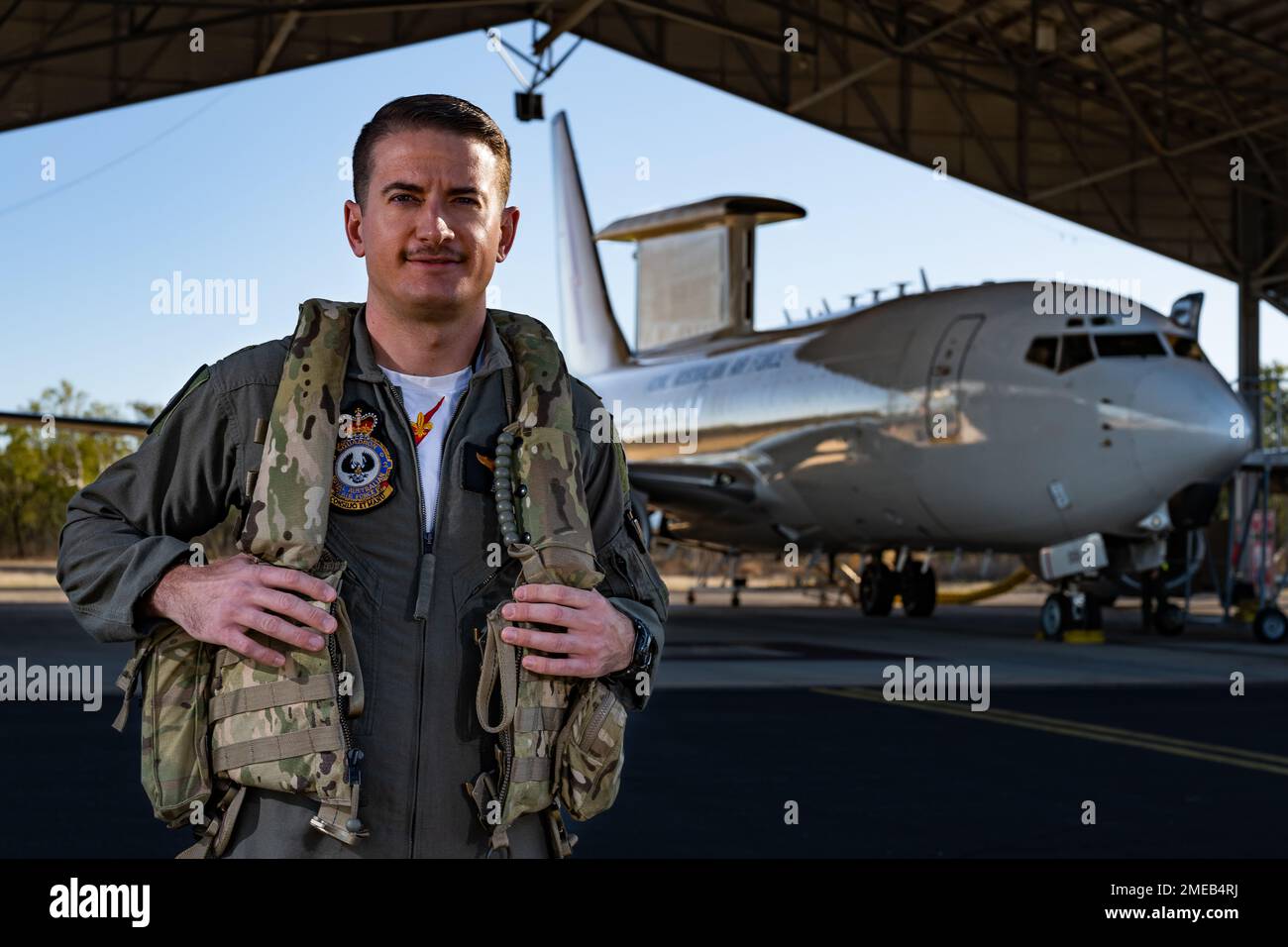 ÉTATS-UNIS Le major de la Force aérienne Christopher « Git’r » Dunn est un chef de combat aérien E-7A Wedggetail rattaché à l’escadron no 2 de la base aérienne royale australienne de Williamtown, en Australie. Aux États-Unis Programme d’échange de personnel militaire de la Force aérienne, Dunn apprend à exploiter le E-7A afin qu’il puisse élaborer des cours et de la formation pour les futurs opérateurs E-7A. Banque D'Images