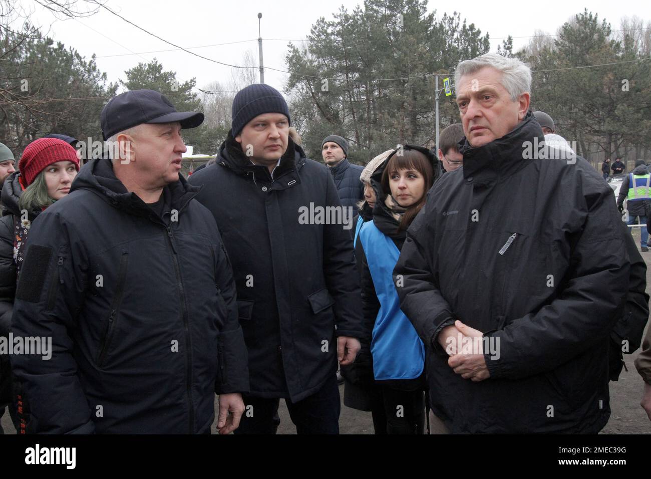 Non exclusif: DNIPRO, UKRAINE - 23 JANVIER 2023 - Chef du Conseil régional de Dnipropetrovsk Mykola Lukashuk et Haut Commissaire des Nations Unies pour les réfugiés Banque D'Images