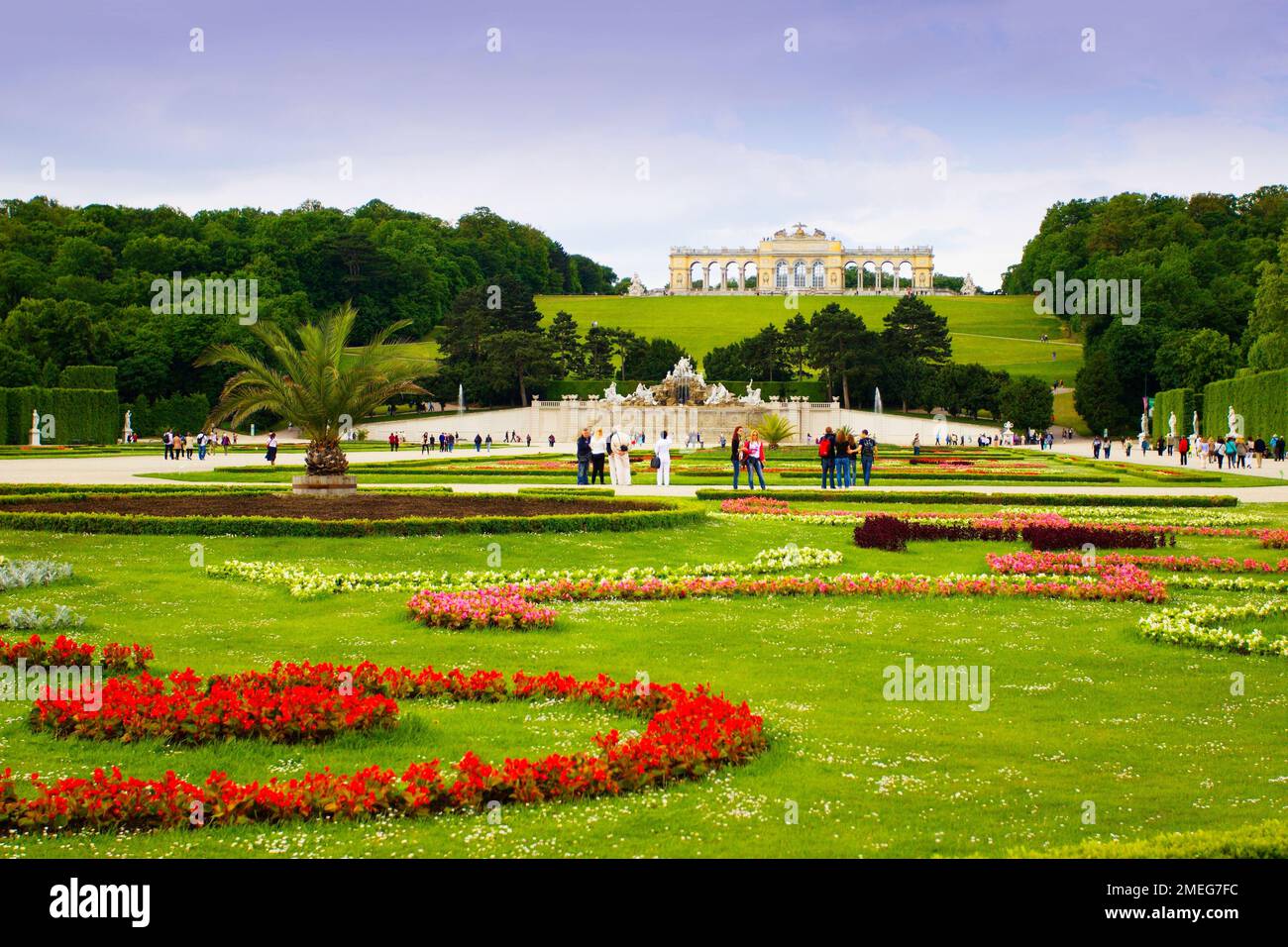 Pavillon Gloriette dans le jardin du palais de Schönbrunn. Vienne. Autriche. Banque D'Images