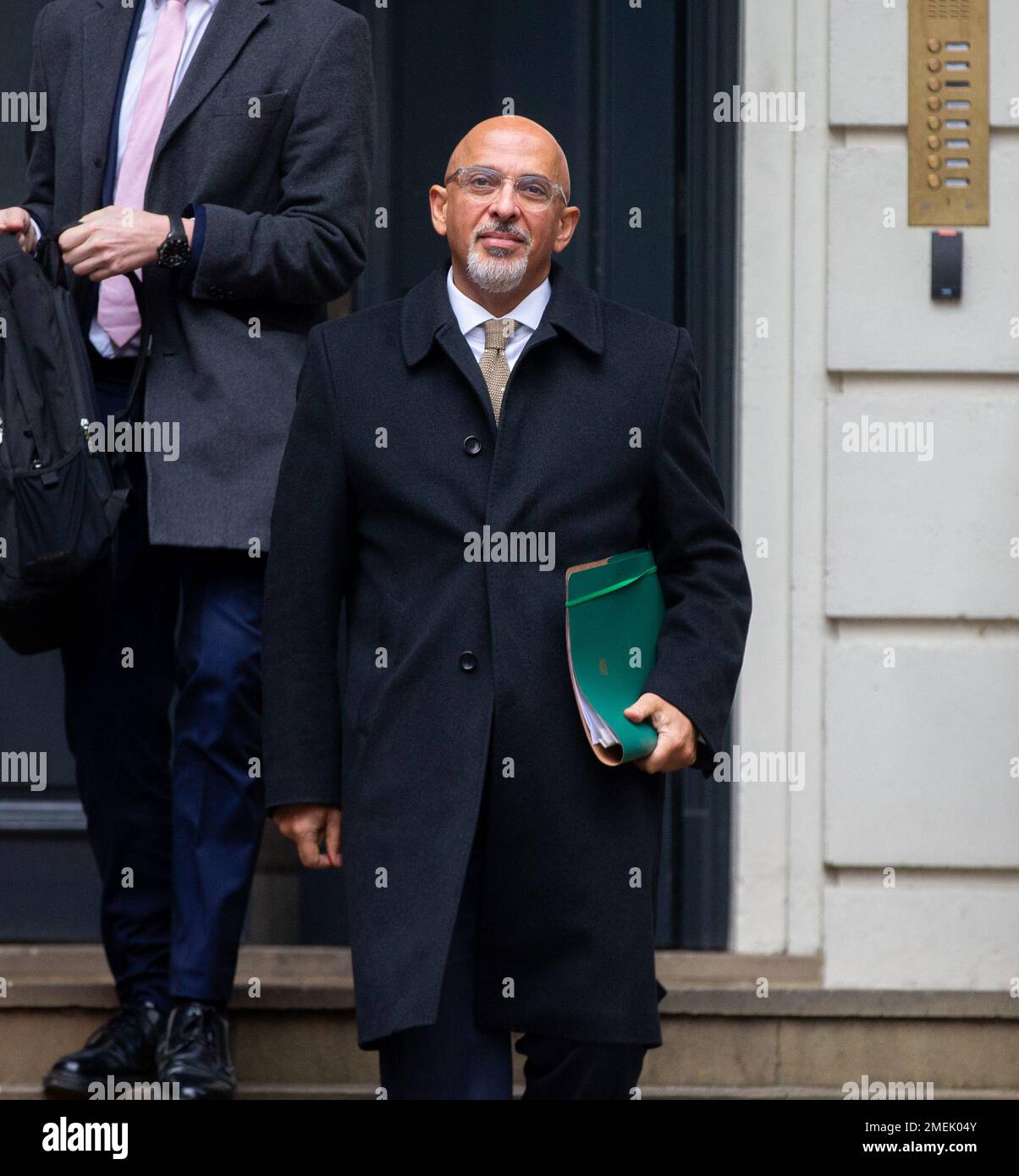 Londres, Angleterre, Royaume-Uni. 24th janvier 2023. Le président du Parti conservateur NADHIM ZAHAWI quitte le quartier général de la campagne conservatrice à Westminster alors qu'il appelle à sa démission à cause d'une porte, d'une porte, d'une porte, d'une porte, Il a conclu un accord fiscal avec HMRC pendant son mandat de chancelier. (Credit image: © Tayfun Salci/ZUMA Press Wire) USAGE ÉDITORIAL SEULEMENT! Non destiné À un usage commercial ! Crédit : ZUMA Press, Inc./Alay Live News Banque D'Images