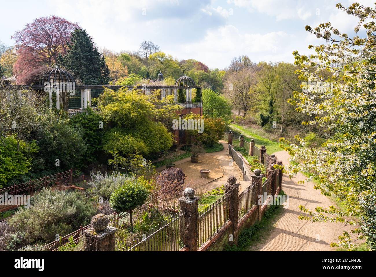 Hampstead Hill Gardens et Pergola, Londres, Angleterre Banque D'Images