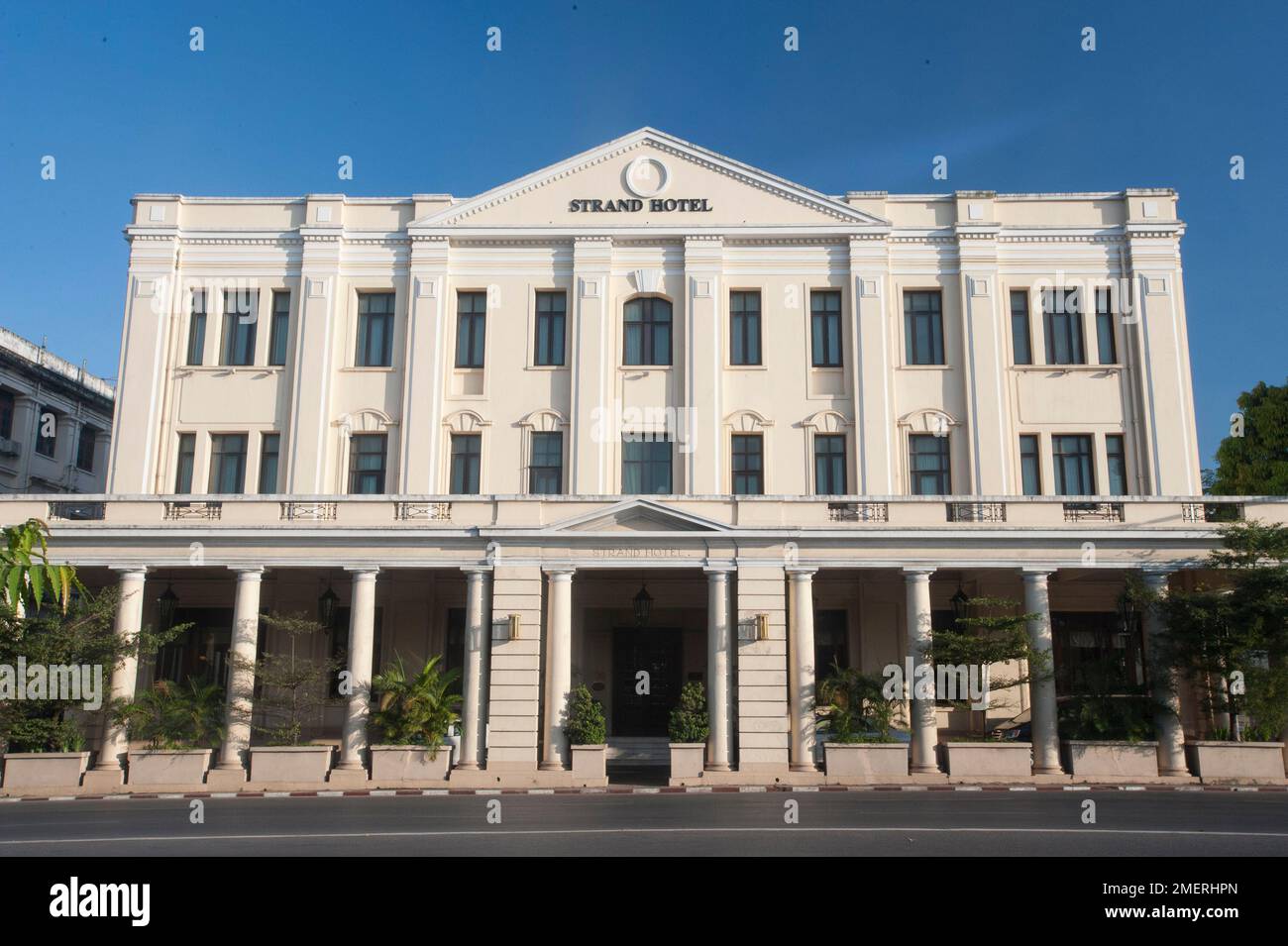 Myanmar, Yangon, centre-ville, The Strand Hotel, façade Banque D'Images