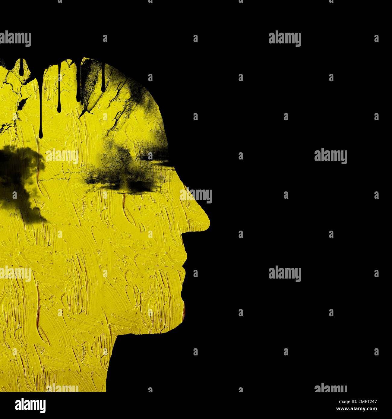 Santé mentale, dépression, silhouette de la tête d'un homme avec des pensées terribles. Banque D'Images