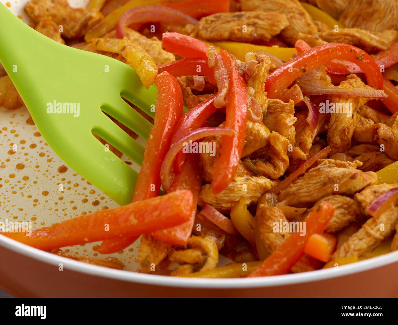 étapes pour les fajitas au poulet, étape 4 Banque D'Images