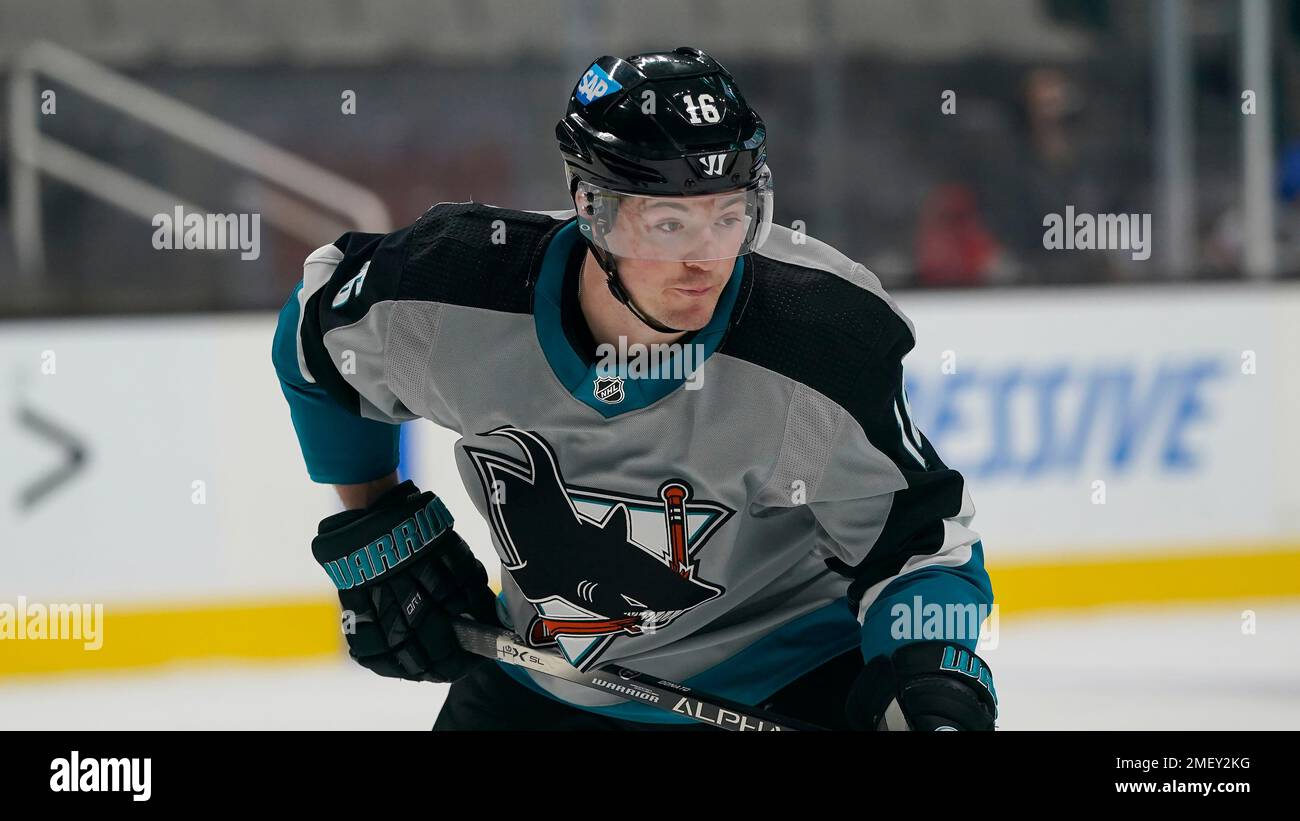 San Jose Sharks center Ryan Donato (16) against the St. Louis Blues during an NHL hockey game in San Jose, Calif., Saturday, March 20, 2021. (AP Photo/Jeff Chiu) Banque D'Images