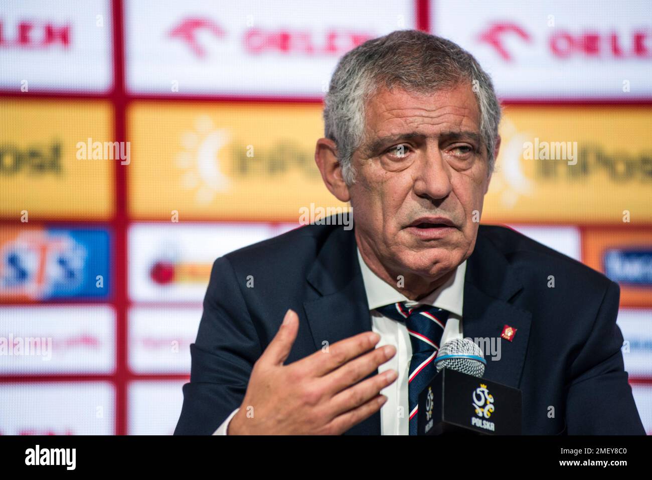 Varsovie, Pologne. 24th janvier 2023. Fernando Santos parle lors de la conférence de presse au stade national PGE. L'Association polonaise de football (PZPN) a officiellement nommé Fernando Santos au poste de nouveau directeur de l'équipe nationale polonaise. L'entraîneur portugais de 68 ans a été dévoilé comme nouveau directeur par Cezary Kulesza - président de la FA polonaise - lors d'une conférence de presse tenue au stade national PGE à Varsovie. (Photo par Attila Husejnow/SOPA Images/Sipa USA) crédit: SIPA USA/Alay Live News Banque D'Images