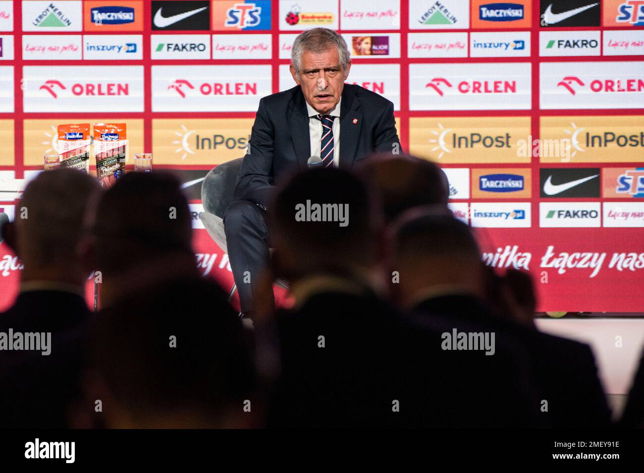 Varsovie, Pologne. 24th janvier 2023. Fernando Santos vu lors de la conférence de presse au PGE National Stadium. L'Association polonaise de football (PZPN) a officiellement nommé Fernando Santos au poste de nouveau directeur de l'équipe nationale polonaise. L'entraîneur portugais de 68 ans a été dévoilé comme nouveau directeur par Cezary Kulesza - président de la FA polonaise - lors d'une conférence de presse tenue au stade national PGE à Varsovie. (Photo par Attila Husejnow/SOPA Images/Sipa USA) crédit: SIPA USA/Alay Live News Banque D'Images