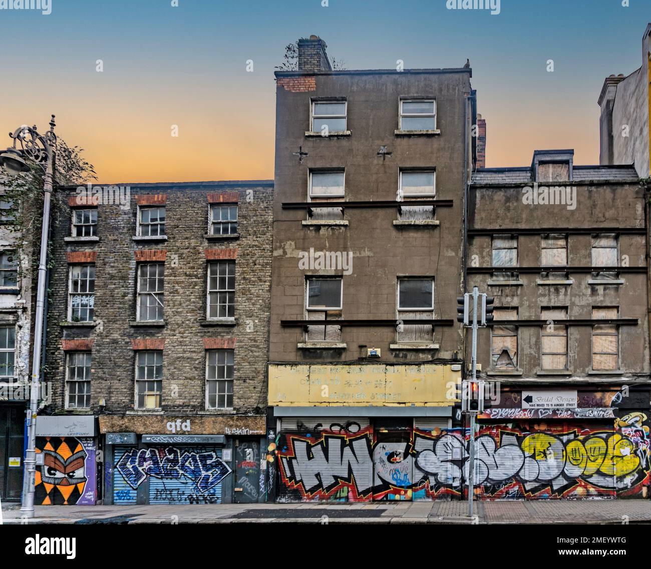 La rue Aungier, Dublin, Irlande, dont la partie, représentée ici, ressemble à une vidange lente, vraisemblablement pour faire place à un réaménagement. Banque D'Images