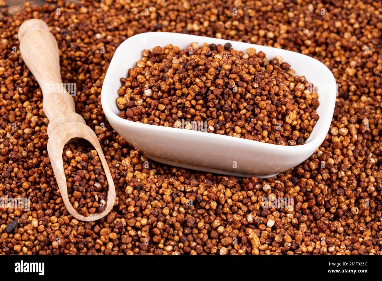 Céréales aliments sains - savoureux grains de quinoa saveur chocolat Banque D'Images