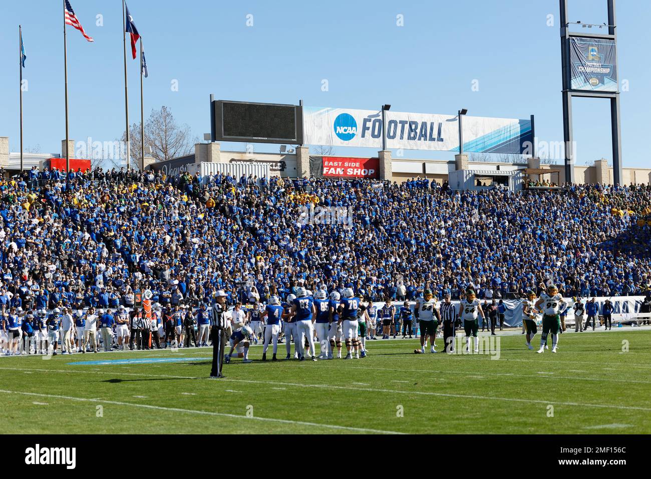 Un temps passé au cours du premier trimestre du championnat national de la division I de la NCAA en 2023 au stade Toyota, dimanche, 8 janvier 2023 à Frisco, Banque D'Images