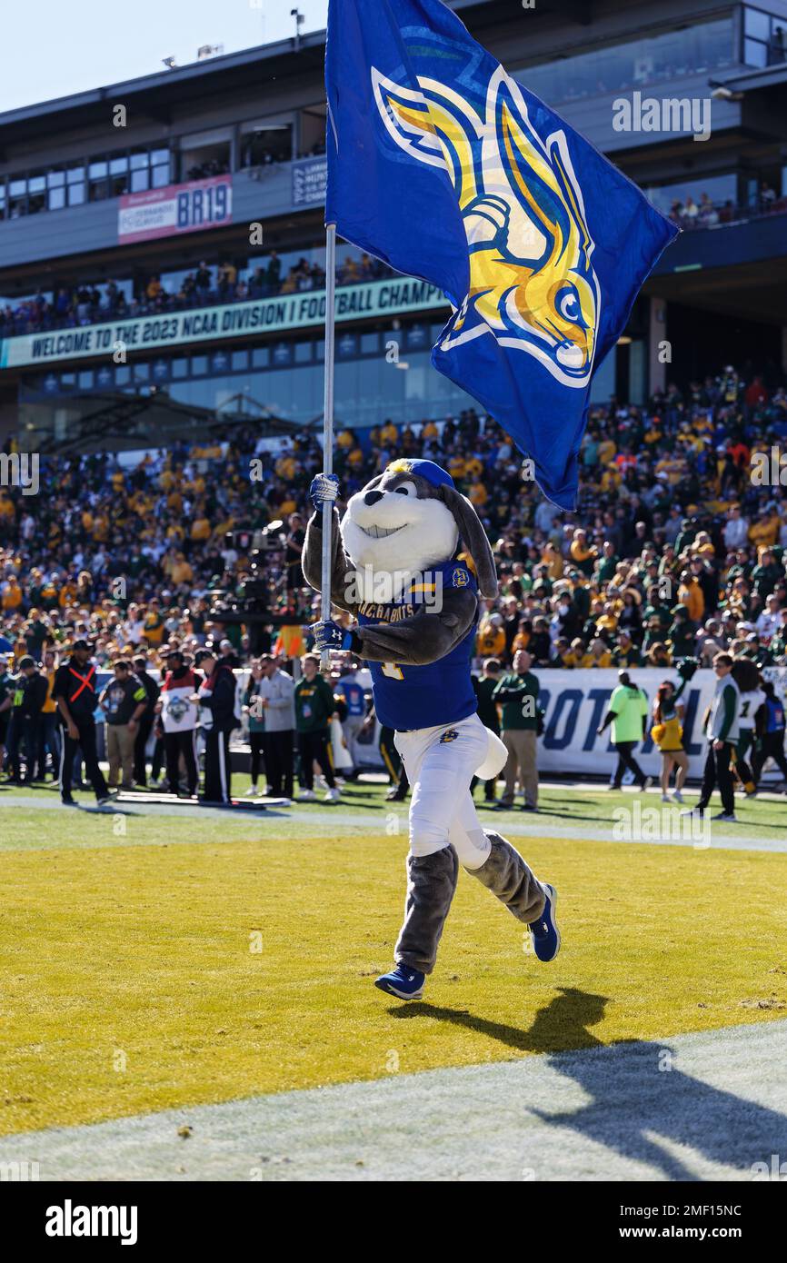 La mascotte de l'État du Dakota du Sud Jacklapines Jack est le drapeau en fête lors du championnat national de la NCAA Division I FCS 2023 à Toyota Stadi Banque D'Images