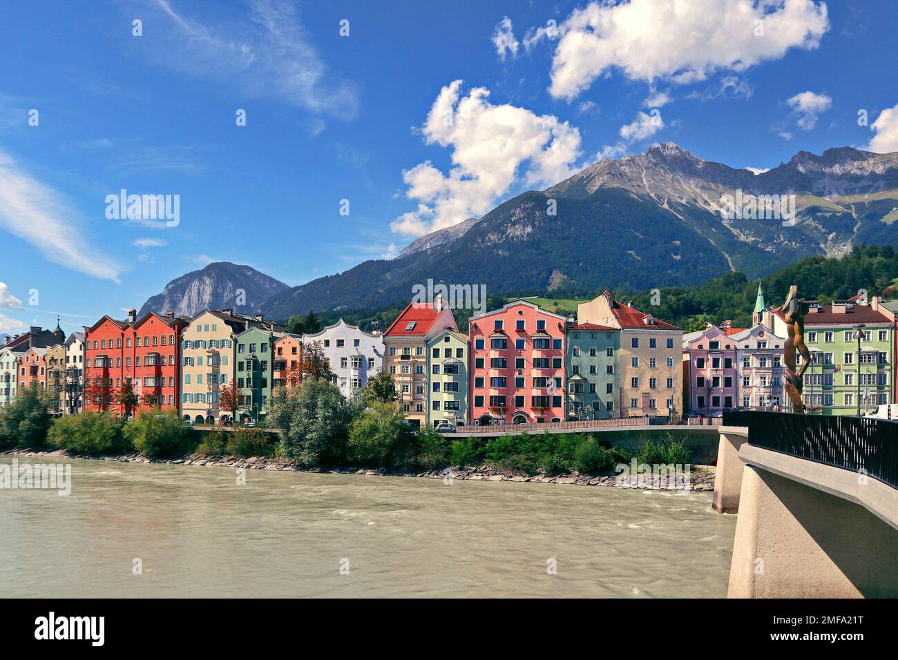 Innsbruck. Complexe de maisons près de l'Auberge Brücke. Rue Mariahilf. Banque D'Images