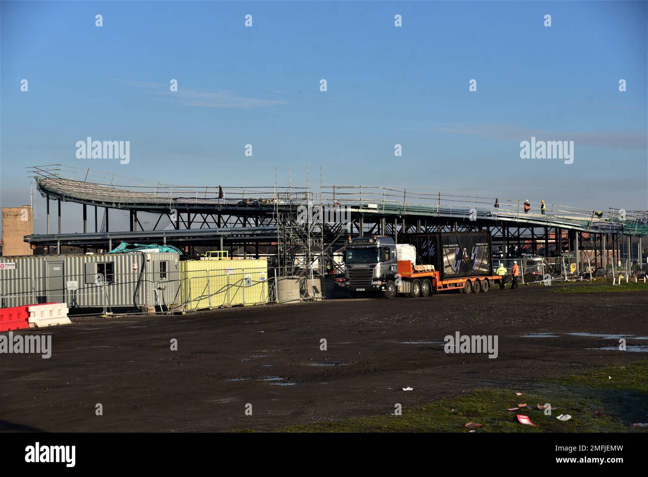 Les photos montrent qu'une nouvelle superboutique à rabais ADLI est en cours de construction sur le site de Salt Lake, Porthcawl, Bridgend, au sud du pays de Galles. Banque D'Images