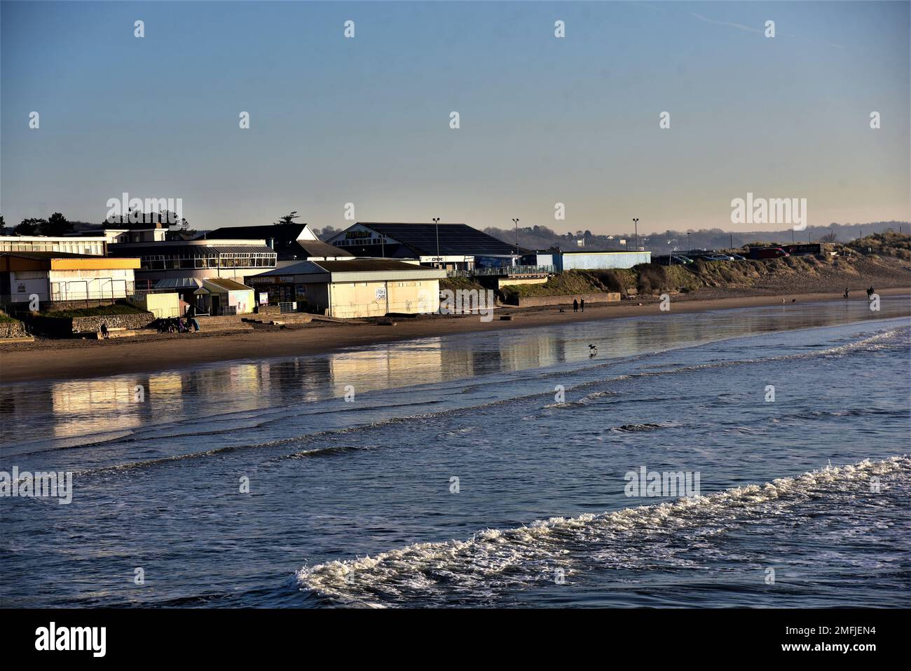 Les photos montrent qu'une nouvelle superboutique à rabais ADLI est en cours de construction sur le site de Salt Lake, Porthcawl, Bridgend, au sud du pays de Galles. Banque D'Images