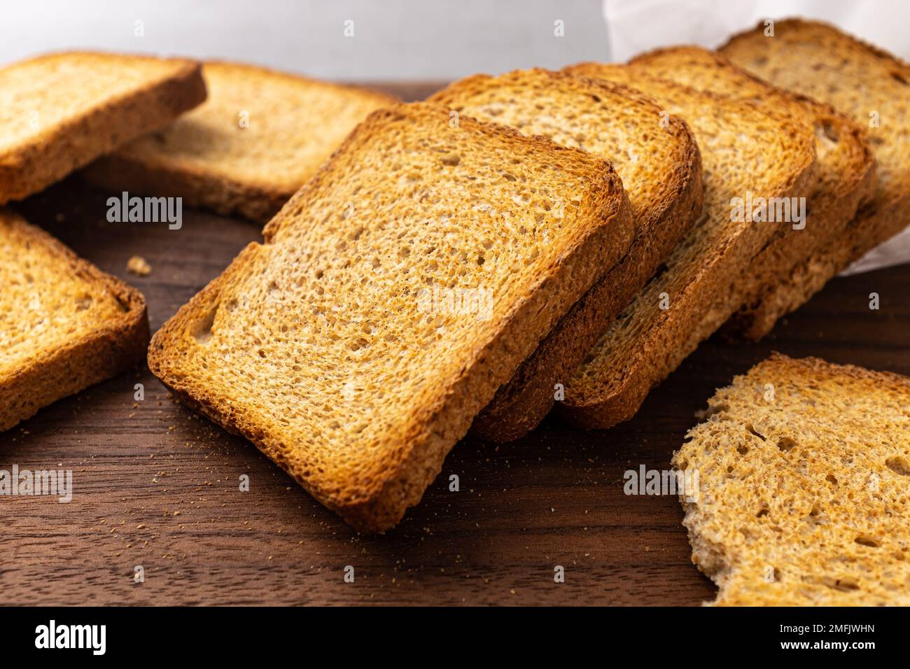 Biscuits de blé entier croustillants et salés à base de blé entier Banque D'Images